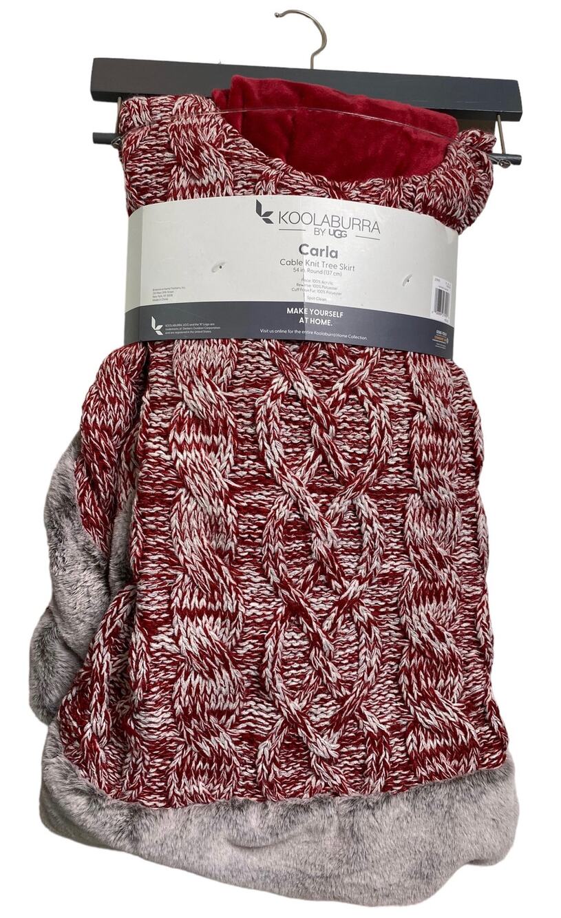Koolaburra by UGG Christmas Cable knit Tree Skirt 54” round red & white NWT
